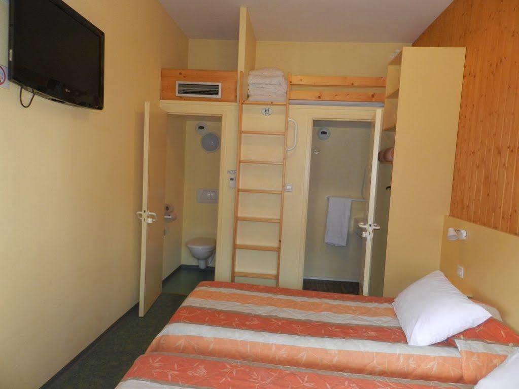 Fasthotel Thones Ngoại thất bức ảnh