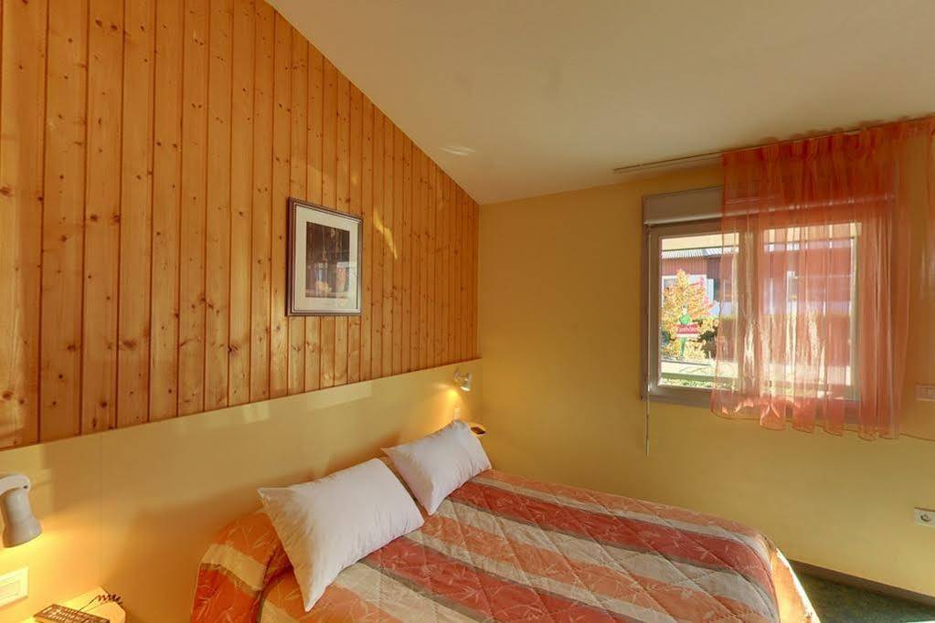 Fasthotel Thones Ngoại thất bức ảnh